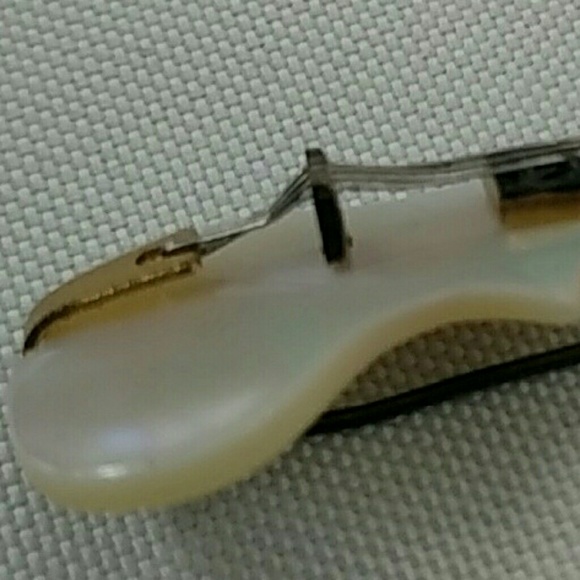 Guitar Pin - Picture 2 of 7